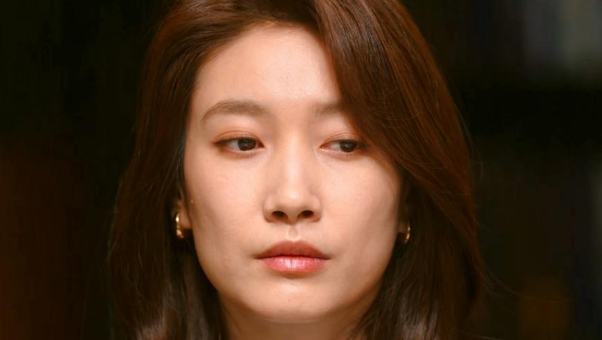 2025资料免费大全新奥彩,男子发现相恋9年的未婚妻“劈腿”,完美答案解释落实_升级版V10.72
